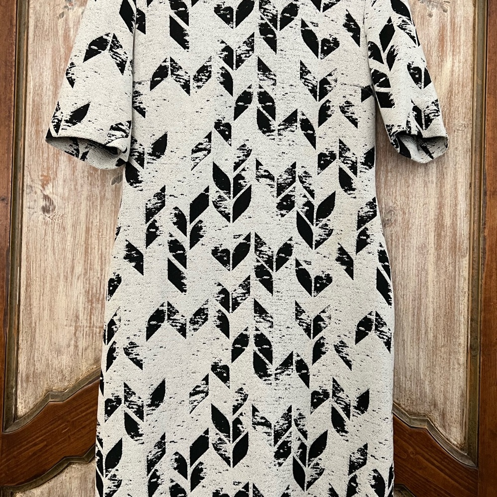Hugo Boss Black and White Patterned Dress